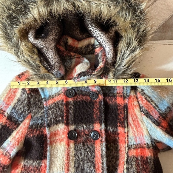 NWOT Urban Republic Plaid Girls Coat with Faux Fur Hood Size 16 - Picture 8 of 16